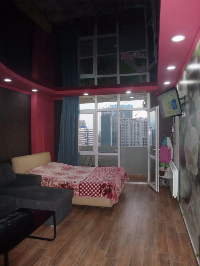 Apartment With Black Sea View Batumi Esterno foto